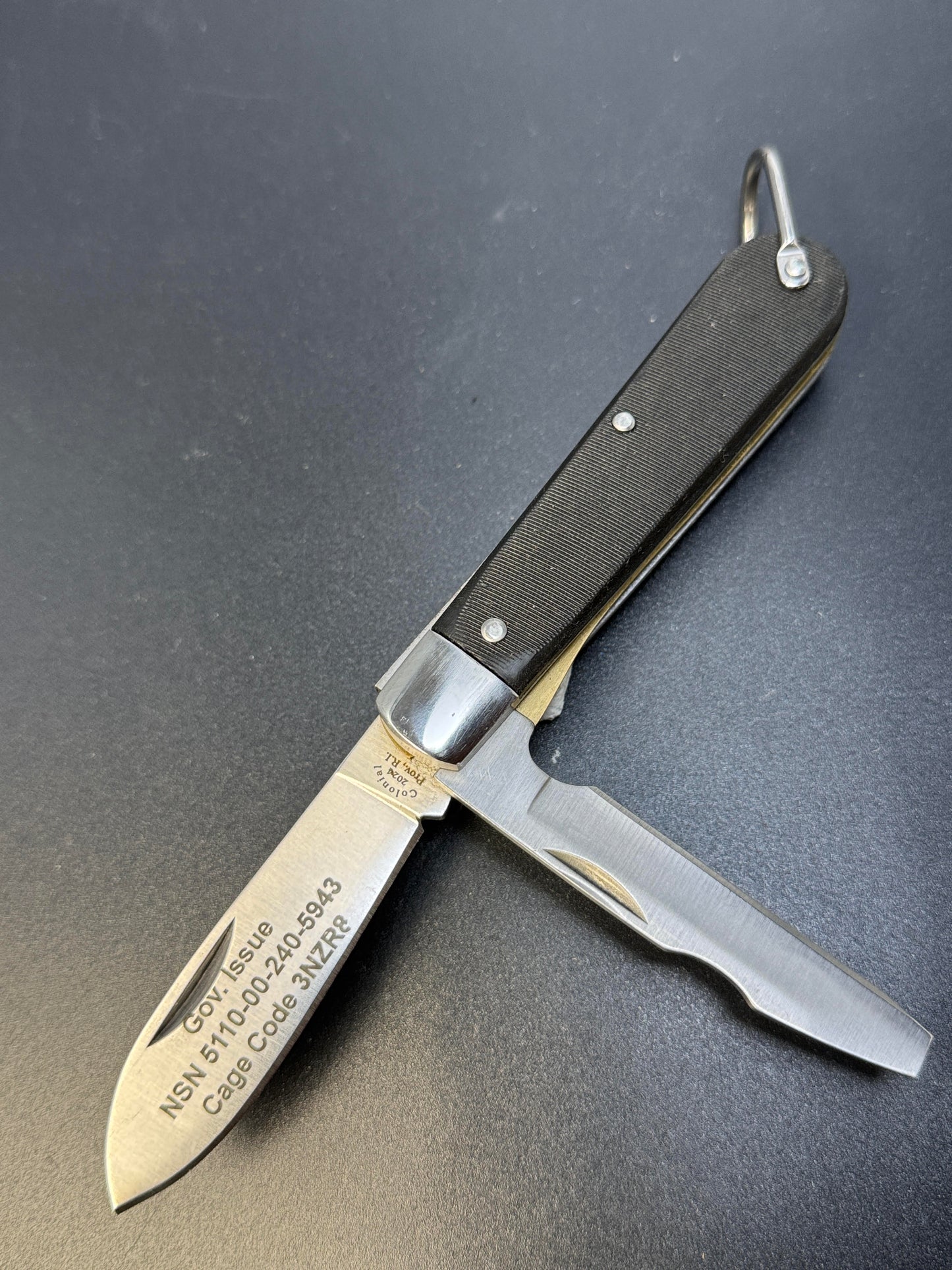 Military & Government-Issue Knives