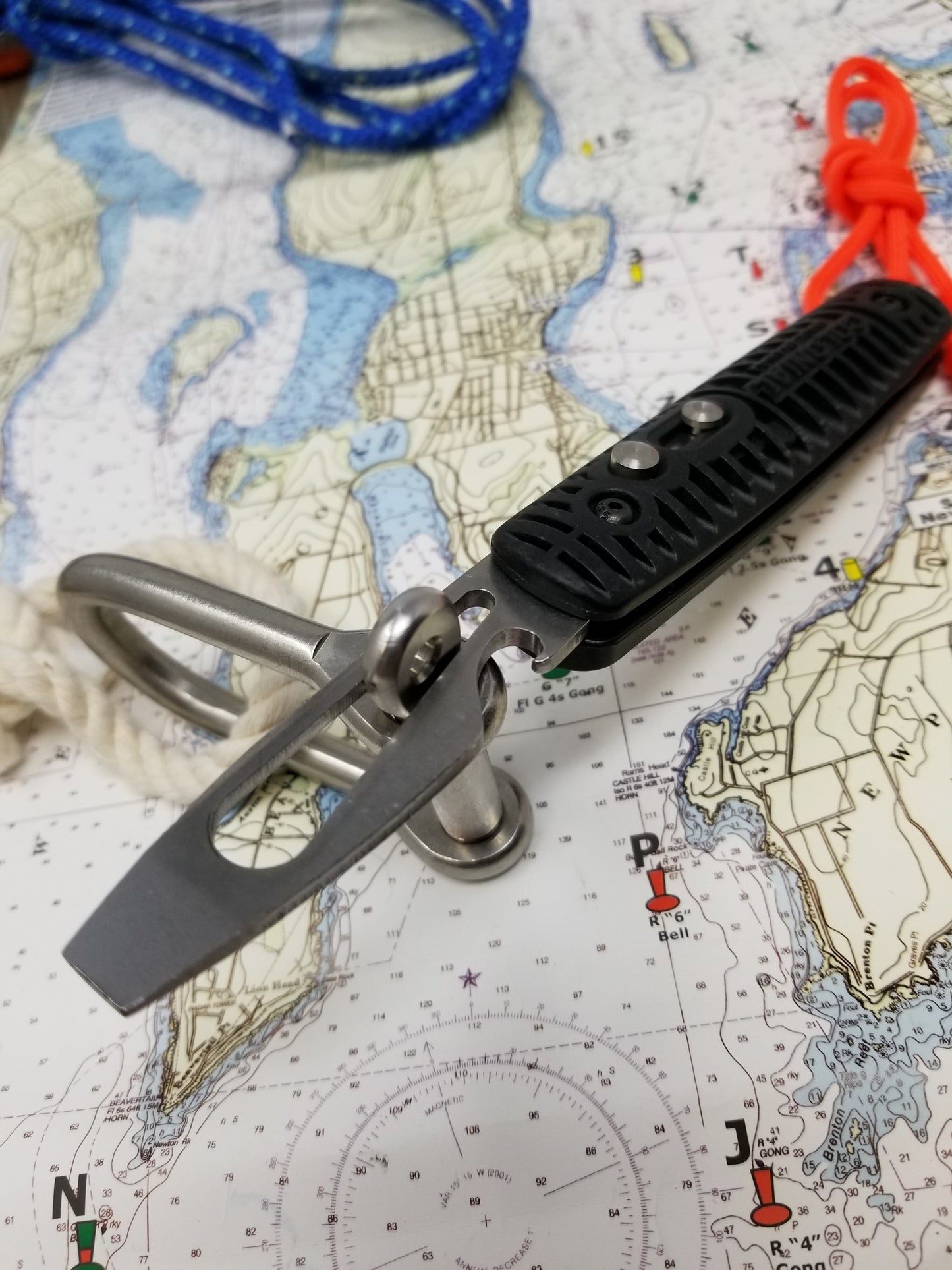 Shackle-Key multi-tool use-made in USA